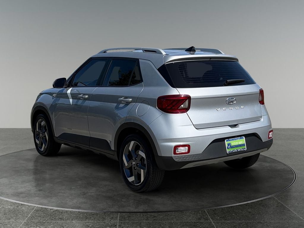 Used 2021 Hyundai Venue SEL w/ Premium Package FWD image 7