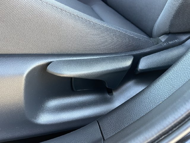 Used 2025 Toyota Prius LE FWD image 25