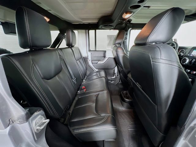 Used 2014 Jeep Wrangler Unlimited Rubicon image 37
