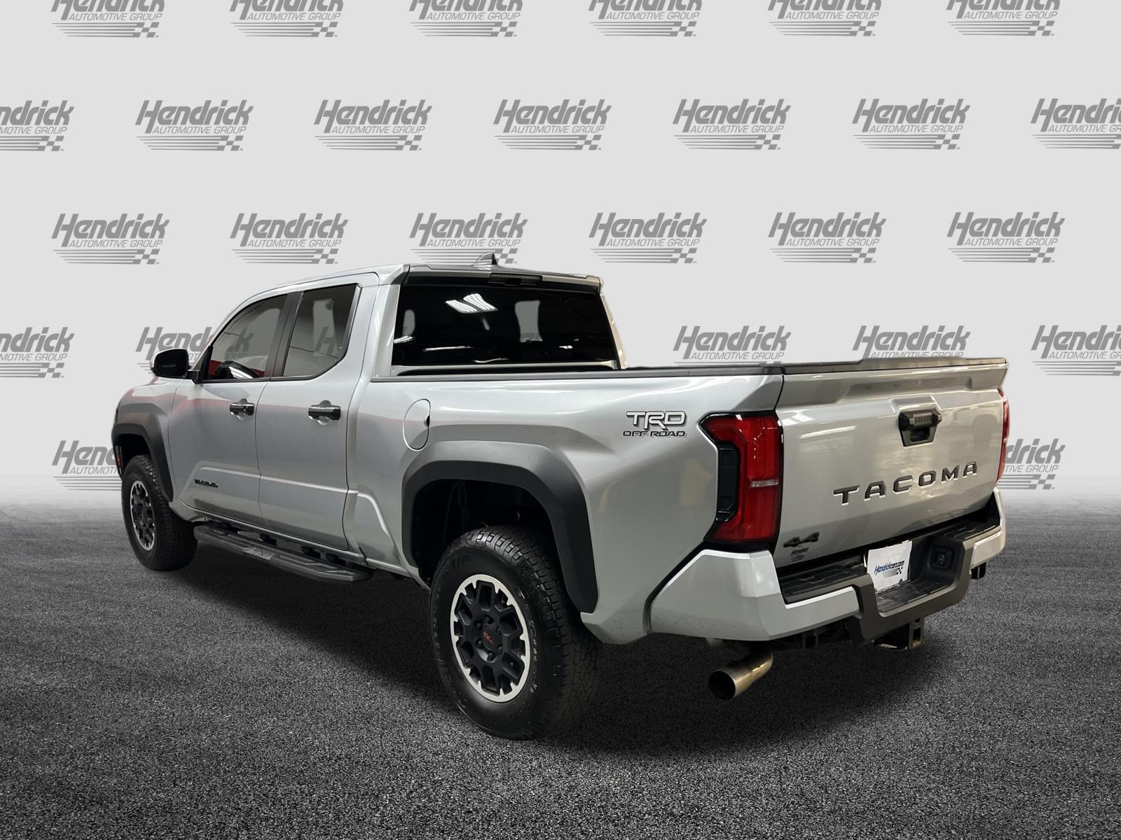Certified 2025 Toyota Tacoma TRD Off-Road AWD/4WD image 8