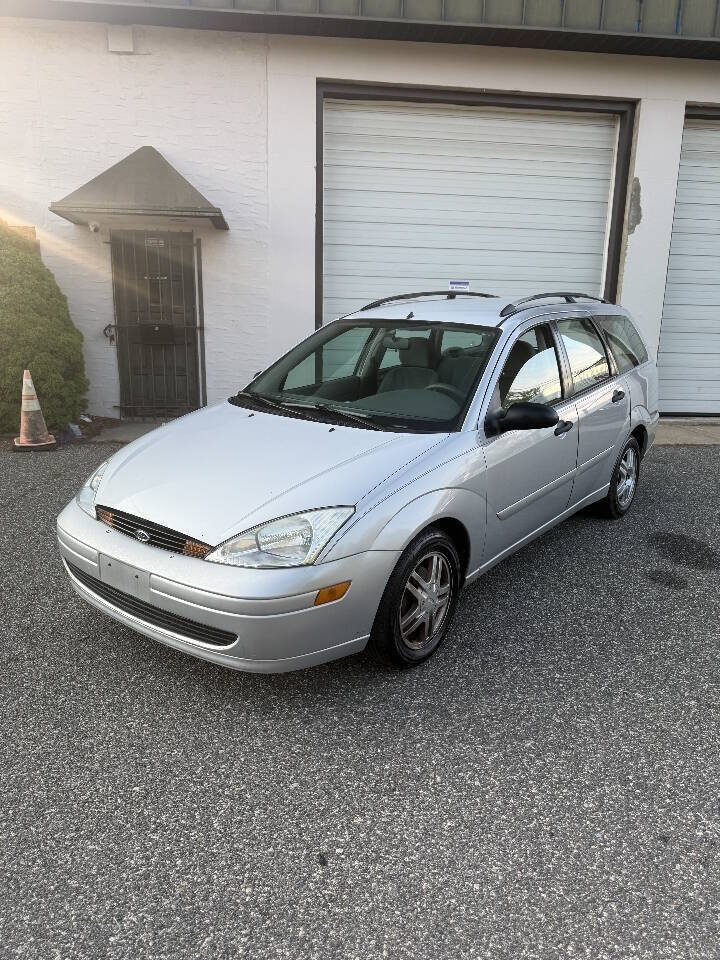 Used 2001 Ford Focus SE FWD image 3