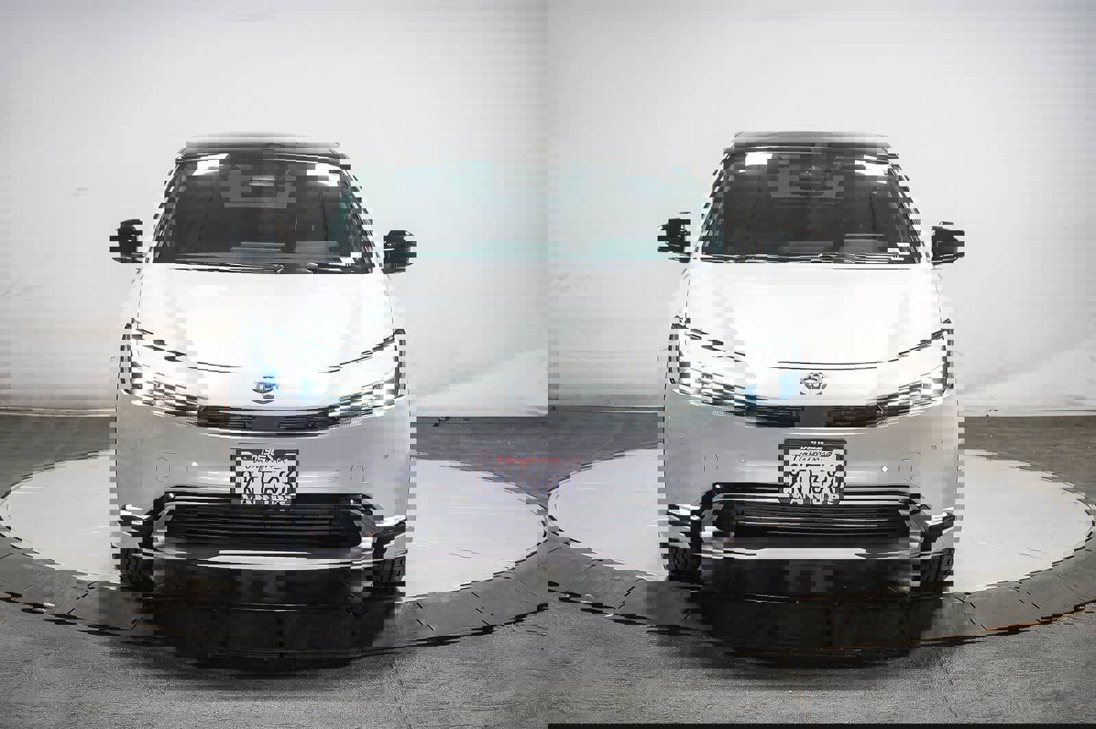 Used 2024 Toyota Prius Prime Premium w/ Advanced Technology Package image 3