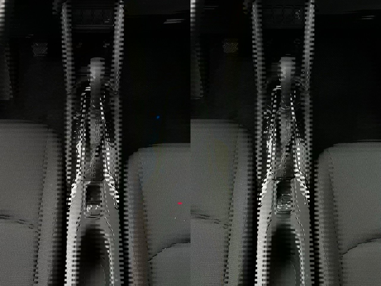 Used 2025 Toyota Corolla Cross LE image 14