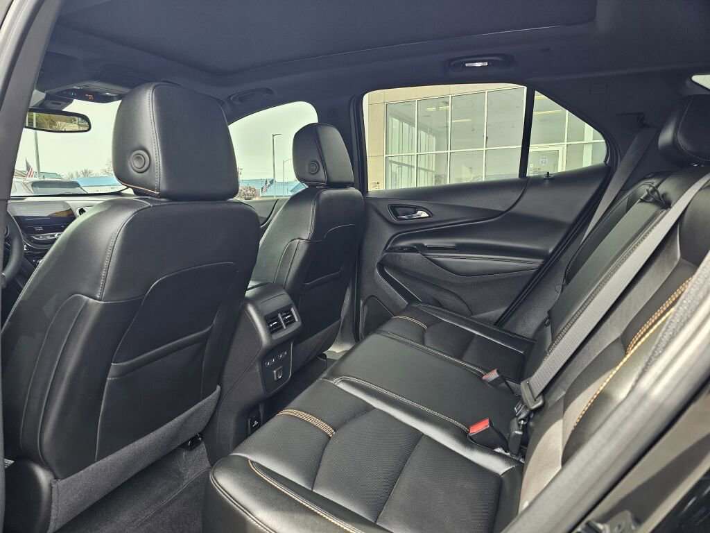 Used 2024 Chevrolet Equinox Premier image 12