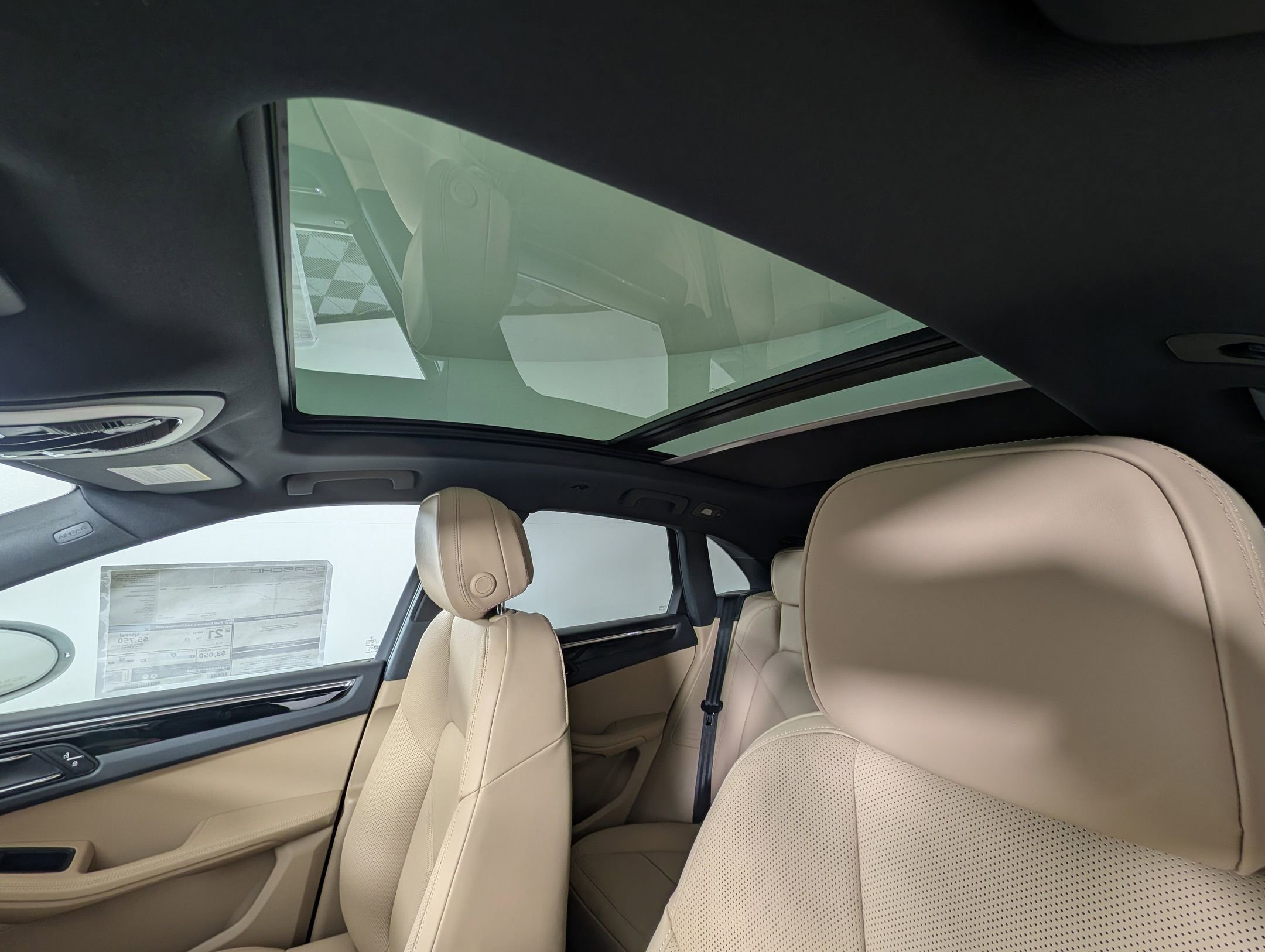 Certified 2025 Porsche Macan image 19