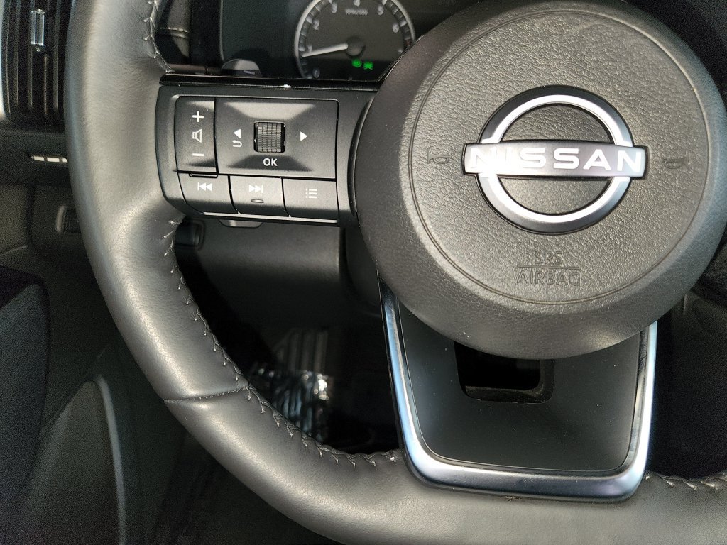 Used 2024 Nissan Pathfinder SL w/ SL Premium Package FWD image 28
