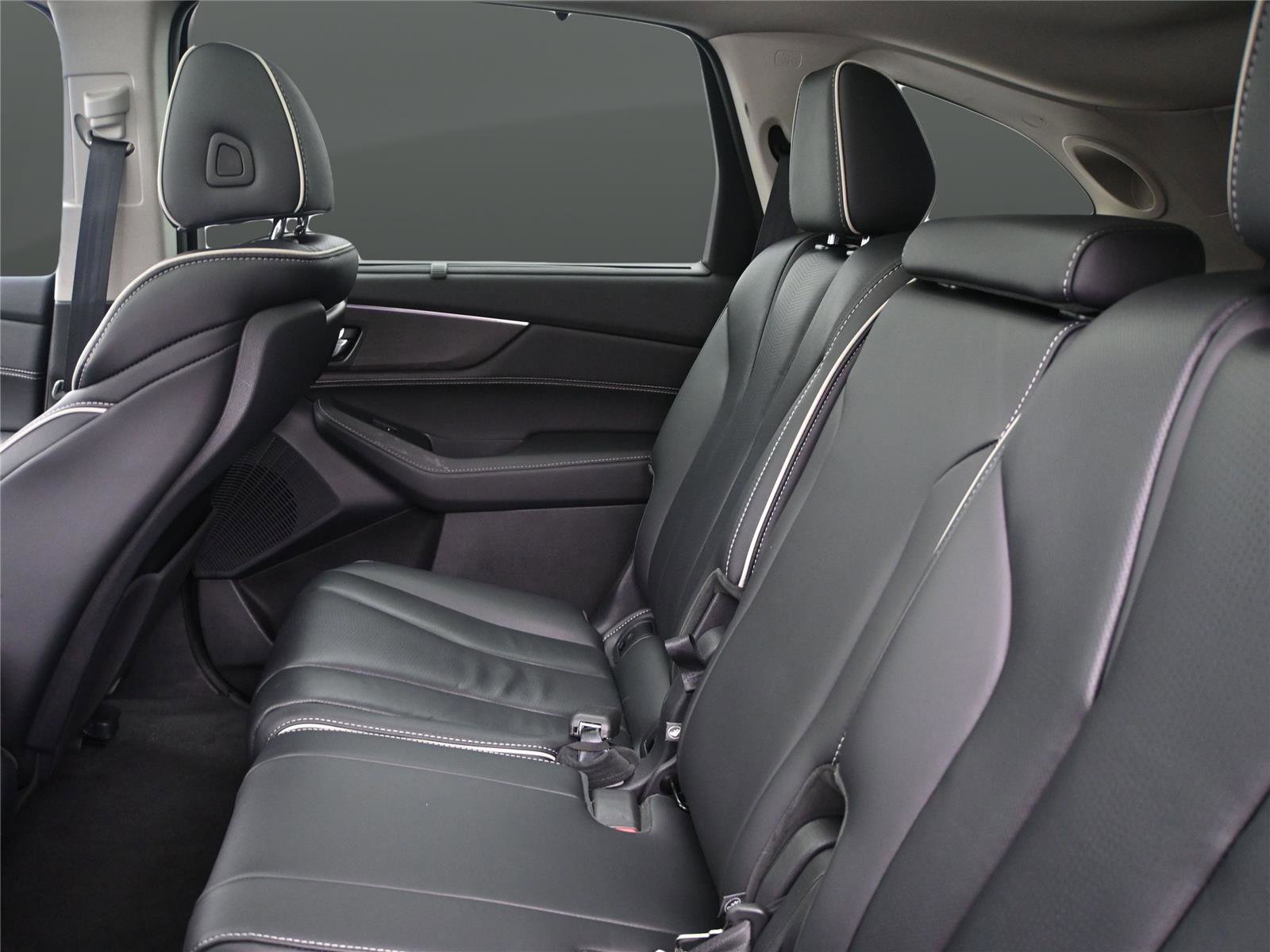 Certified 2024 Acura MDX SH-AWD w/ Advance Package image 12