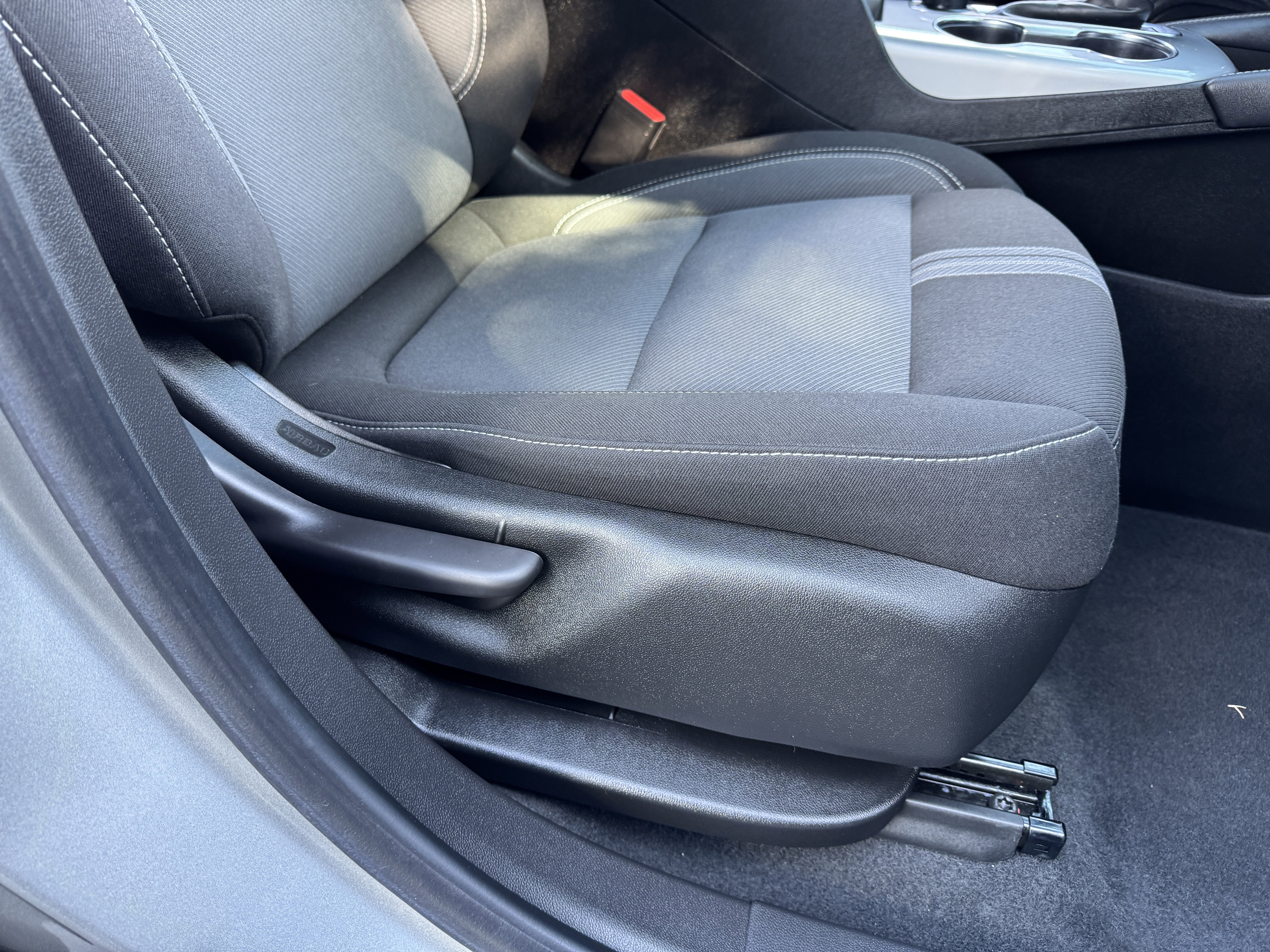 Used 2023 Chevrolet Blazer LT image 23