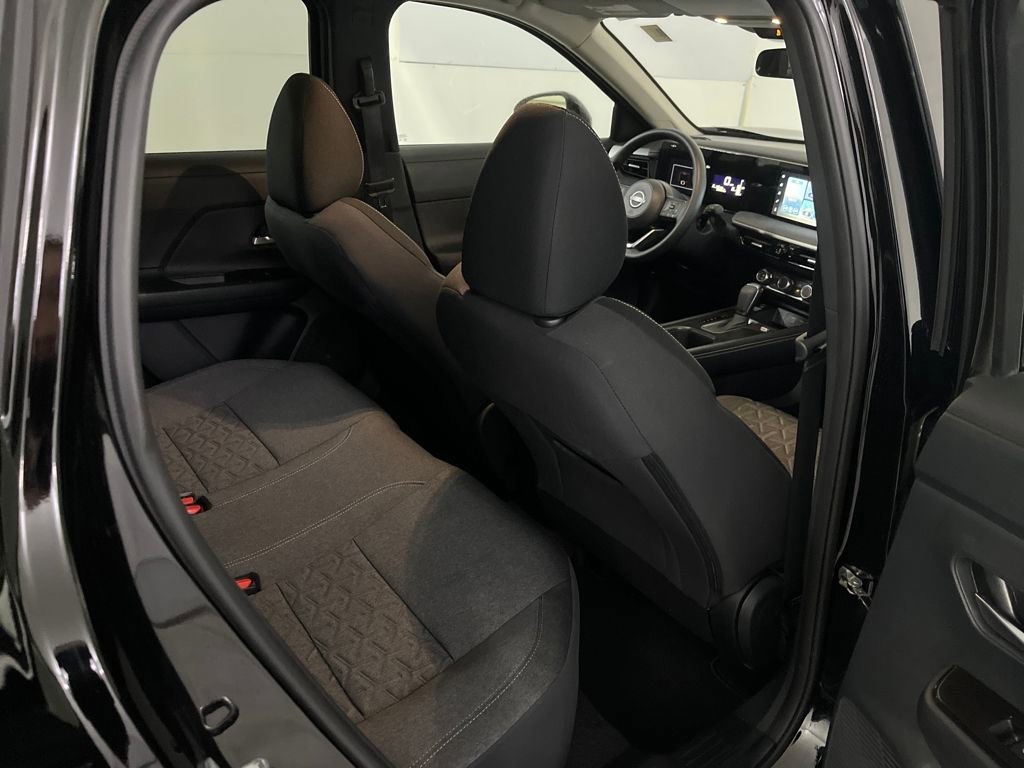 Used 2025 Nissan Kicks SV image 24