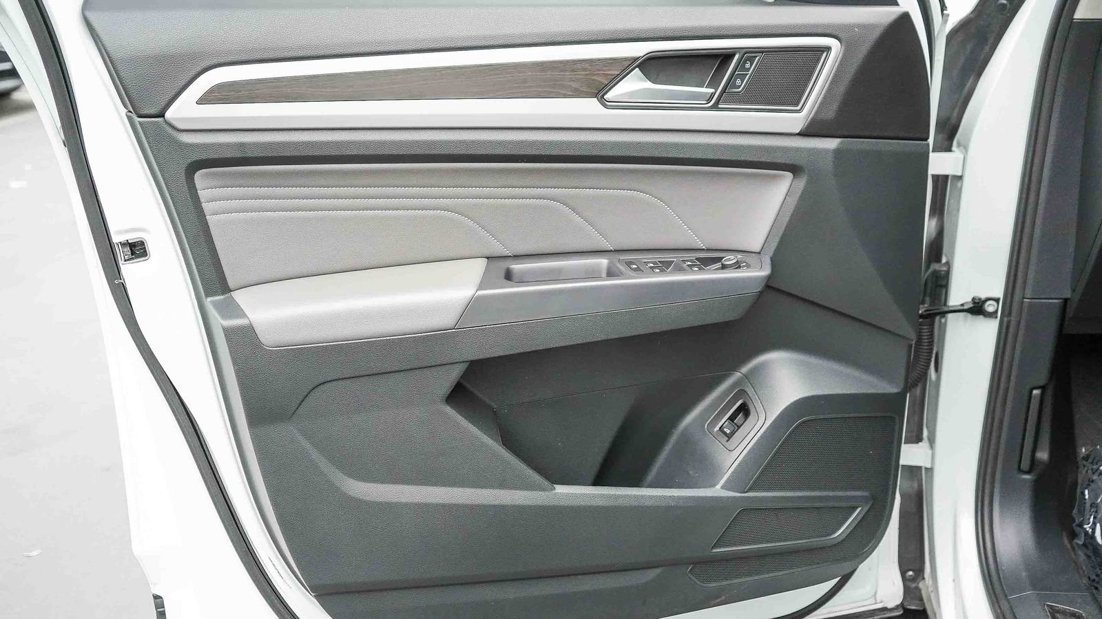Used 2021 Volkswagen Atlas SE FWD image 22