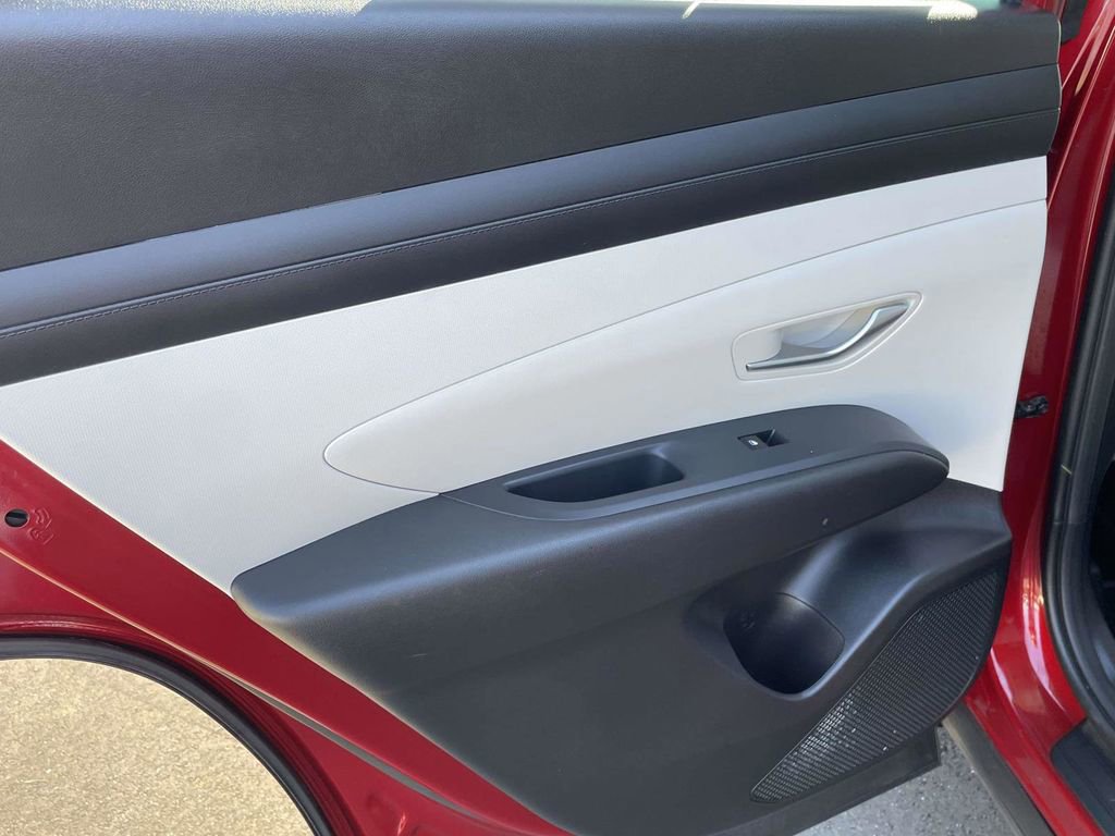 Certified 2025 Hyundai Tucson SEL image 11