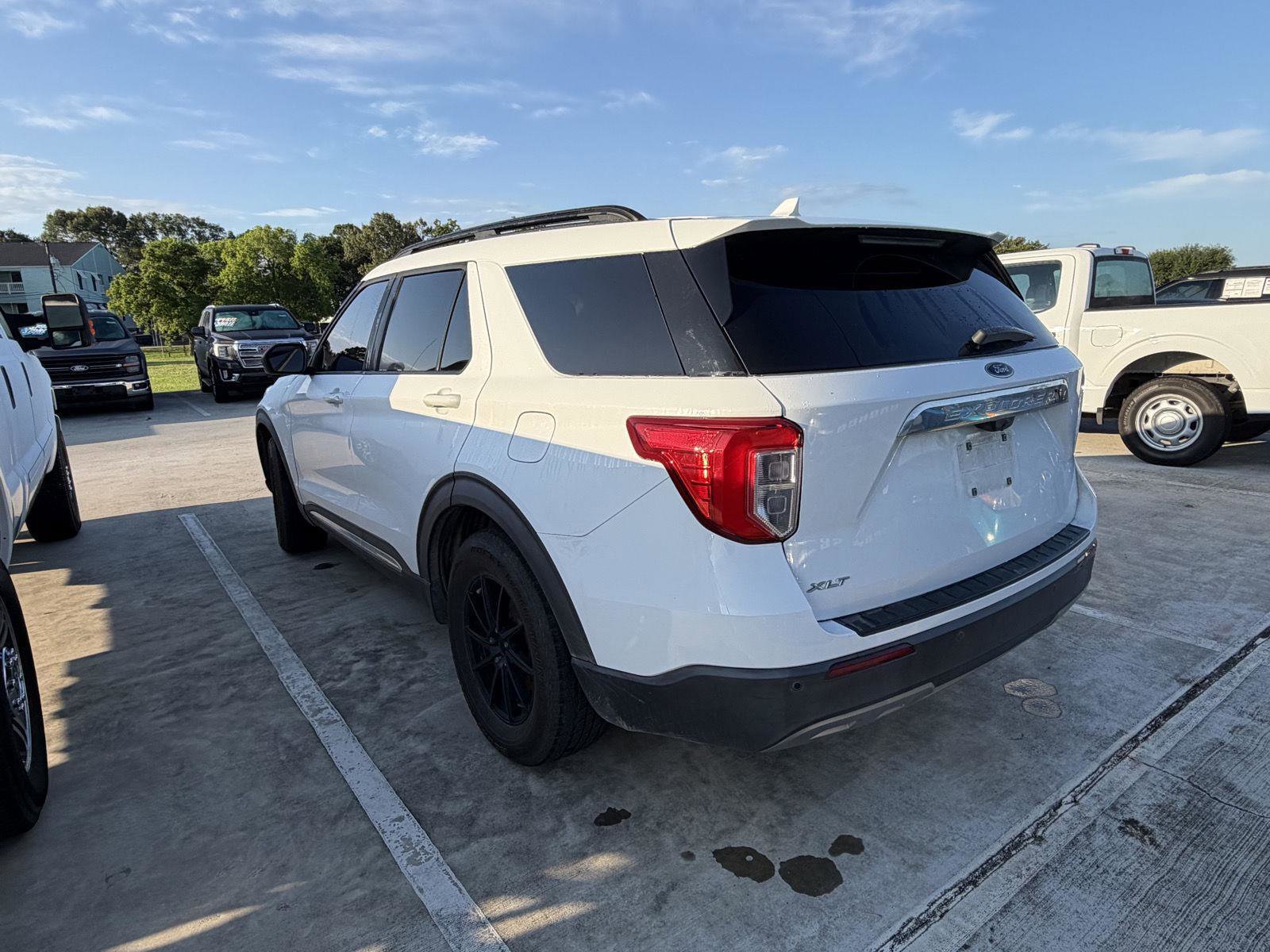 Used 2020 Ford Explorer XLT w/ Equipment Group 202A RWD image 4