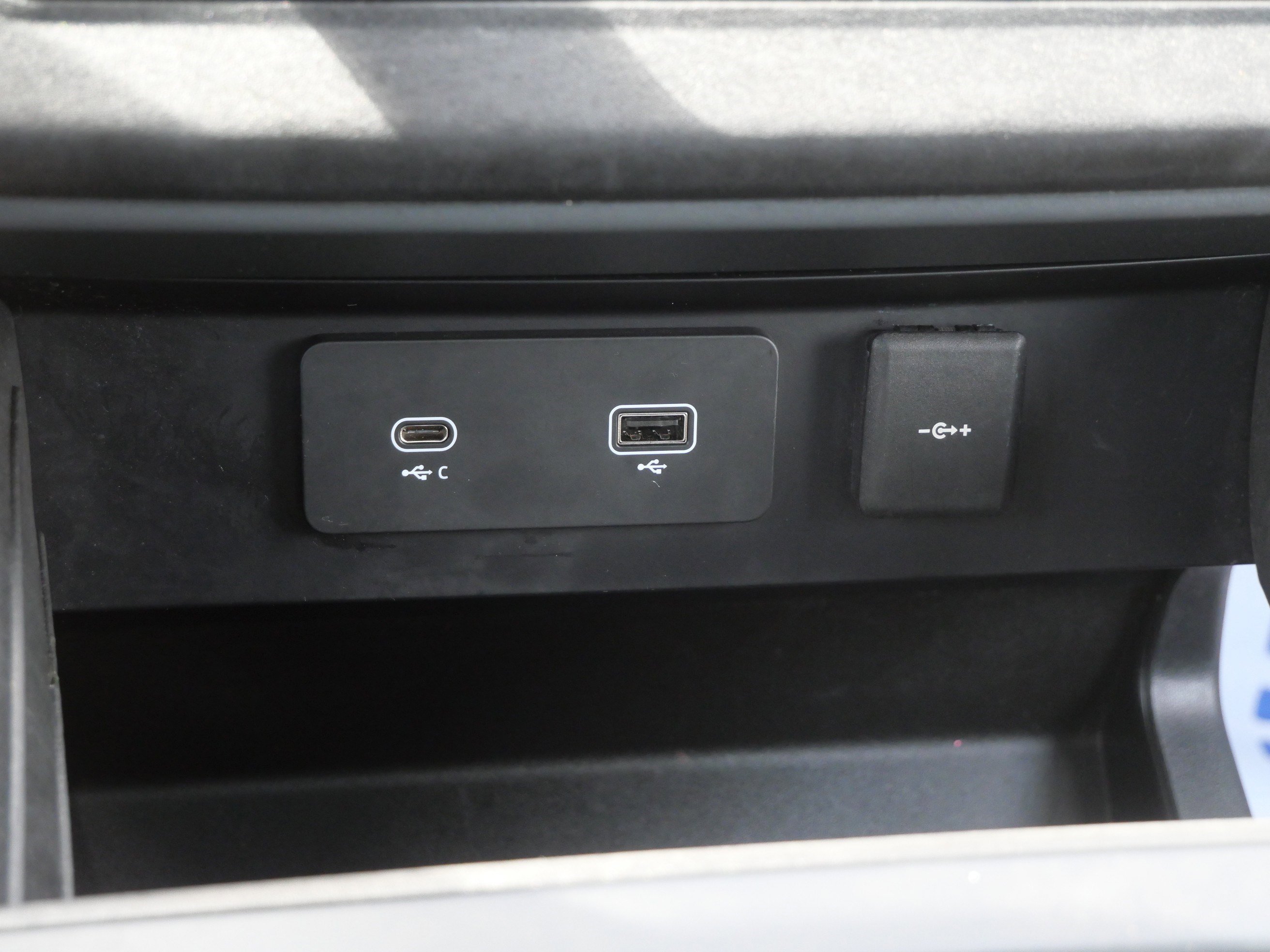 Certified 2023 Land Rover Defender 130 X AWD/4WD image 26