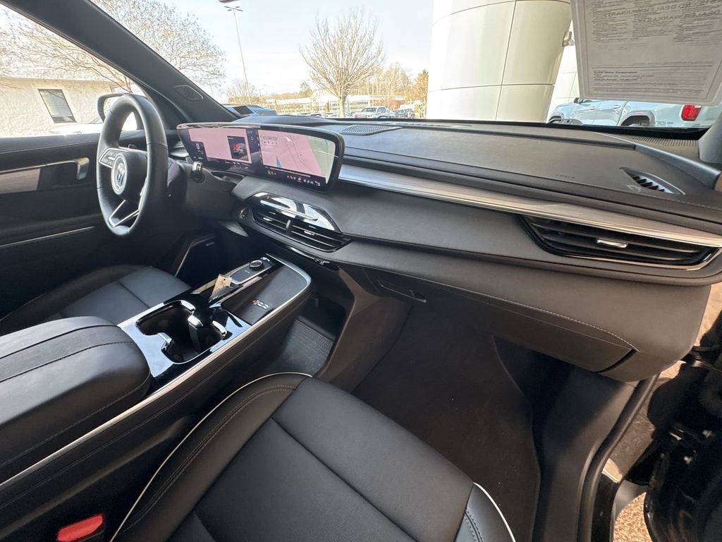 Certified 2025 Buick Enclave Preferred image 29