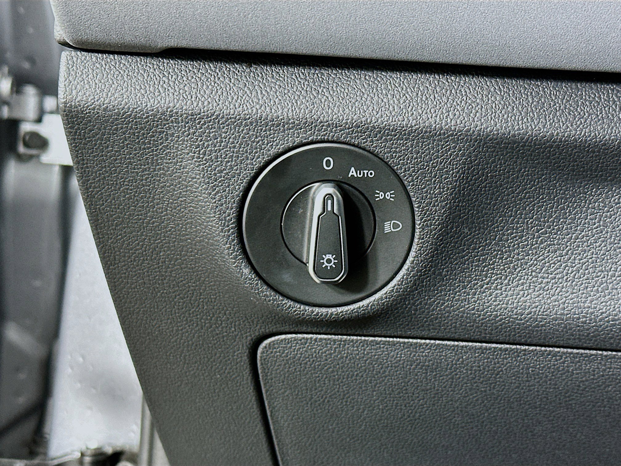 Used 2025 Volkswagen Jetta SE image 17