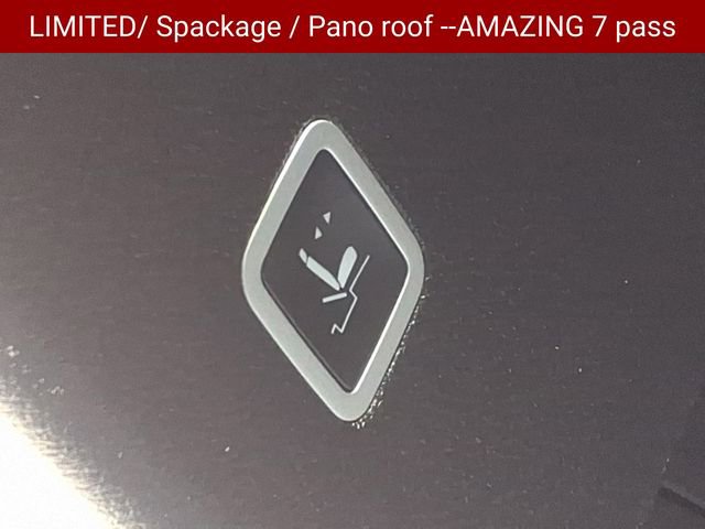 Used 2025 Chrysler Pacifica Limited FWD image 35