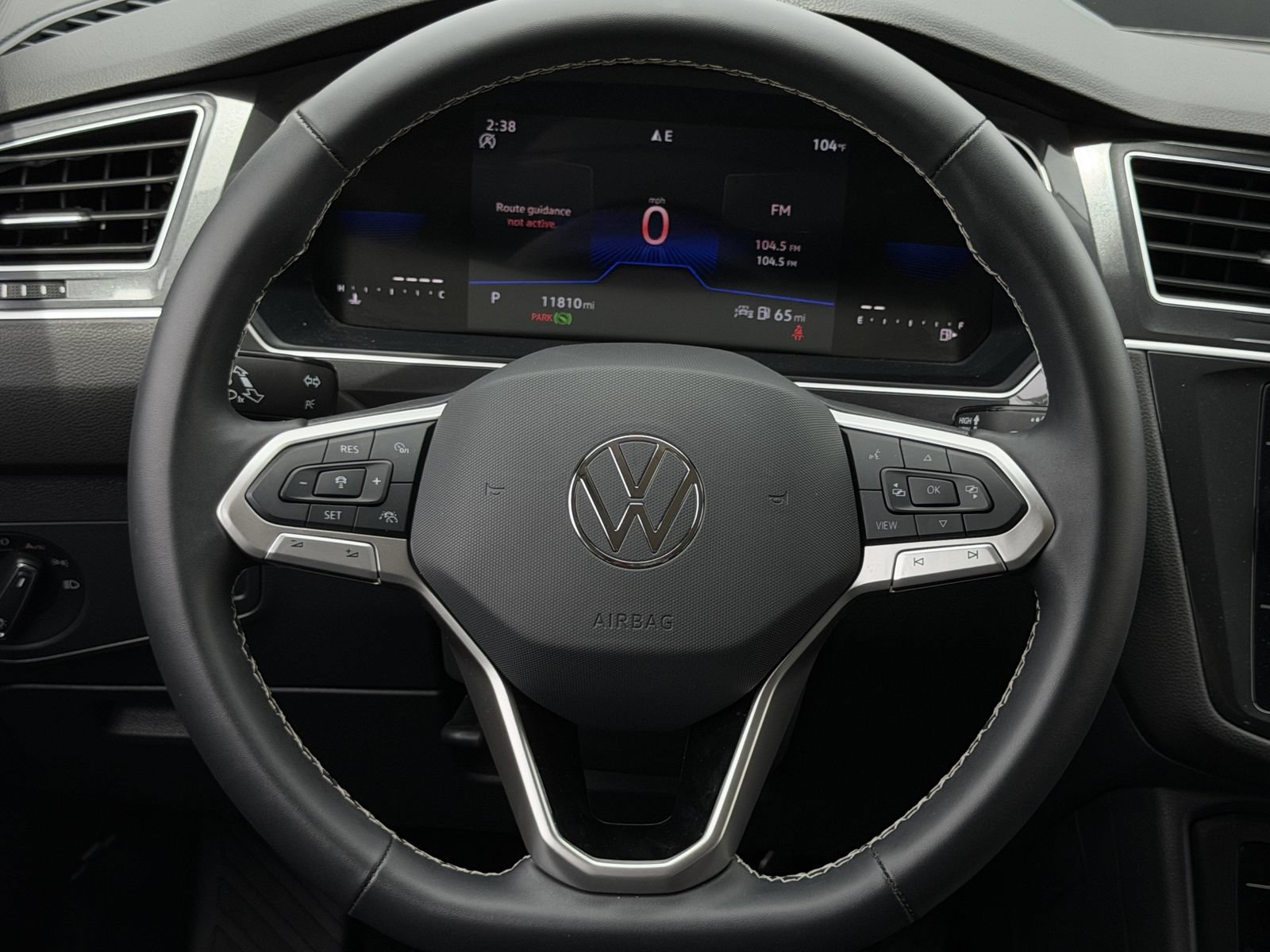 Used 2024 Volkswagen Tiguan SE FWD image 14