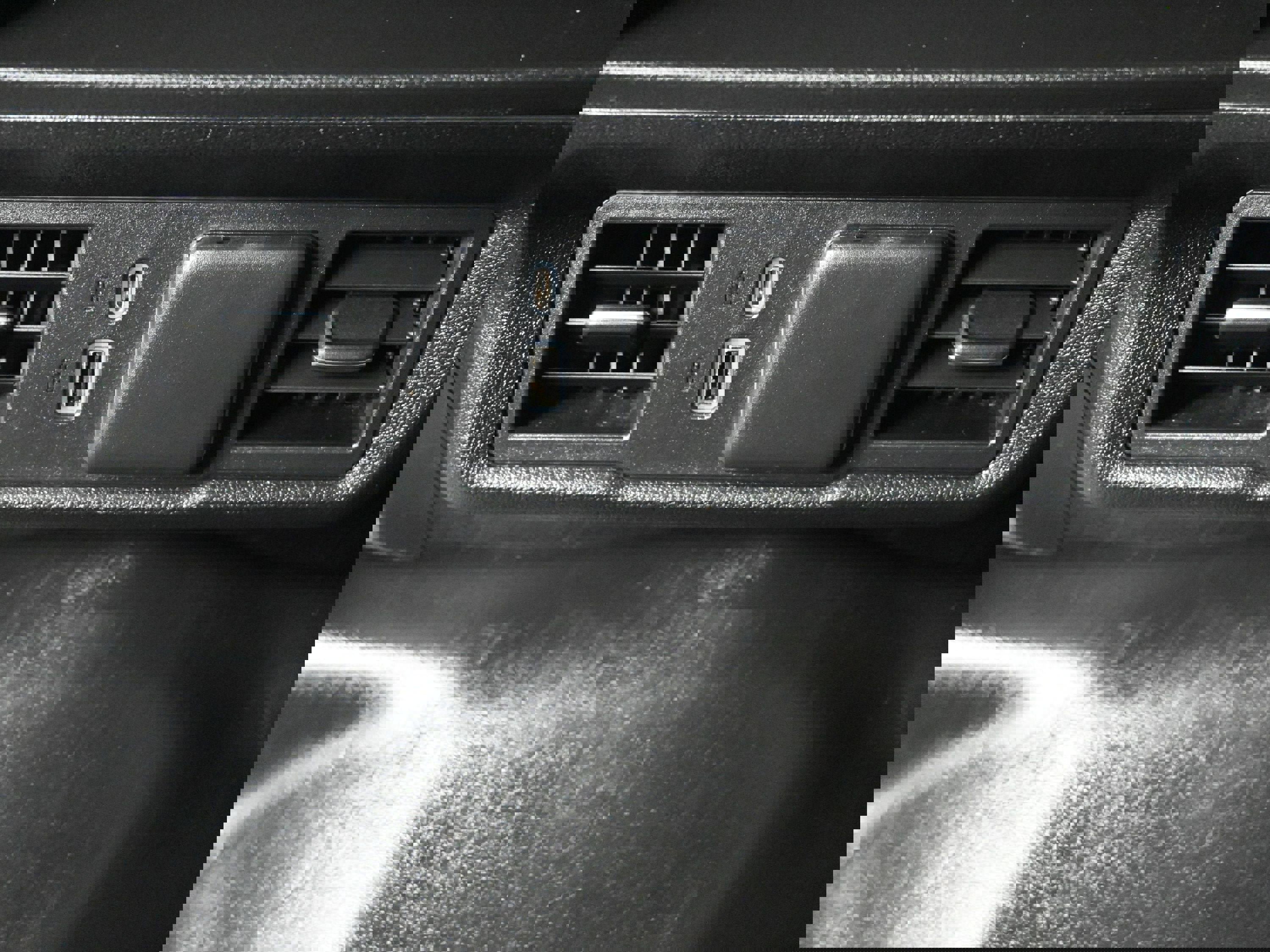 Certified 2023 Chevrolet Silverado 1500 LT image 20