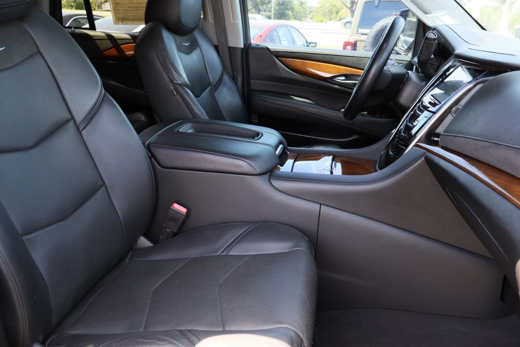Used 2020 Cadillac Escalade Premium Luxury RWD image 35