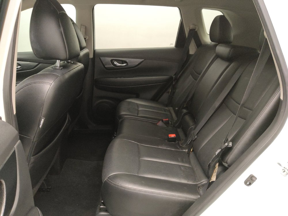 Used 2016 Nissan Rogue SL image 18