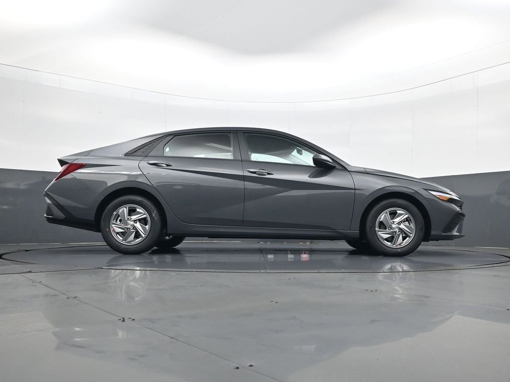 New 2026 Hyundai Elantra SE image 24