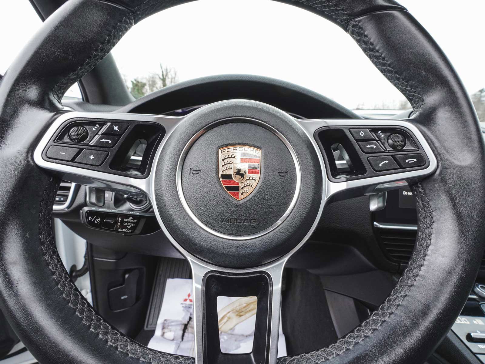 Used 2023 Porsche Cayenne w/ Premium Package image 29