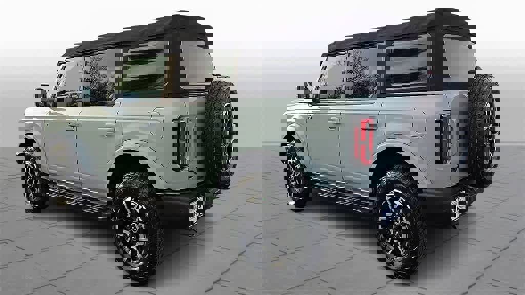 Used 2021 Ford Bronco Outer Banks image 6