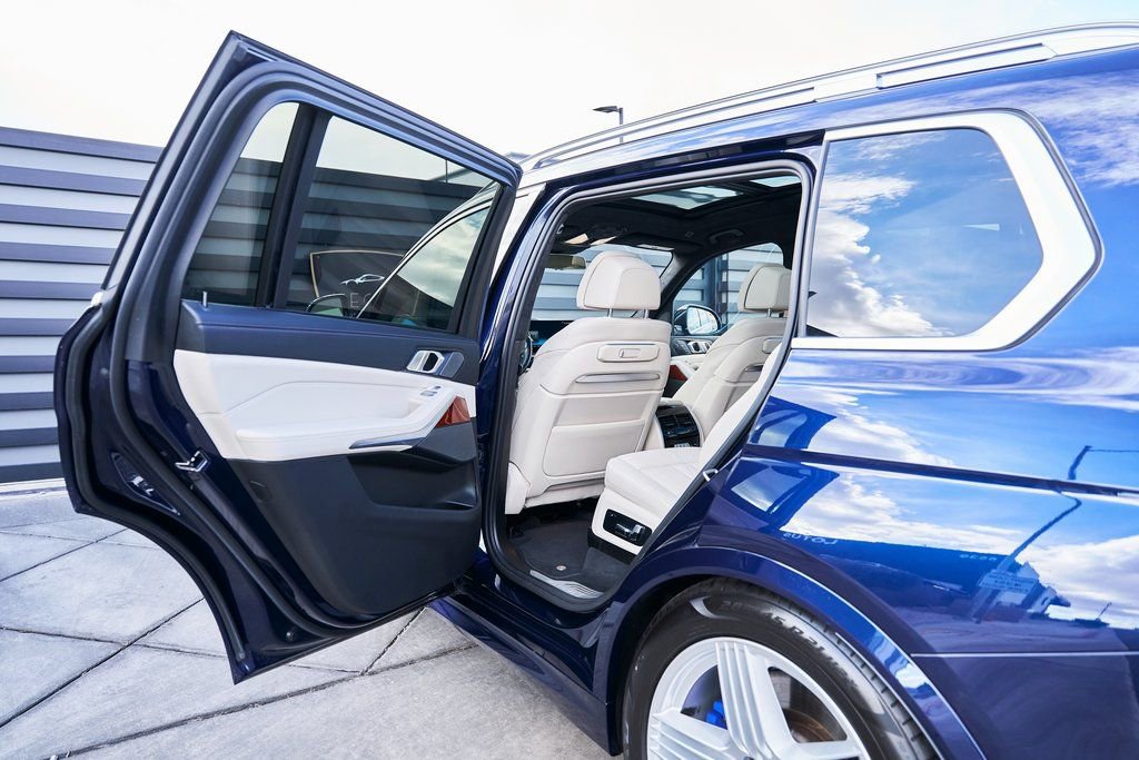 Used 2024 BMW ALPINA XB7 image 29
