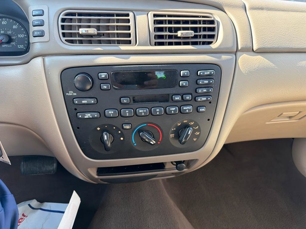 Used 2004 Ford Taurus SE FWD image 16