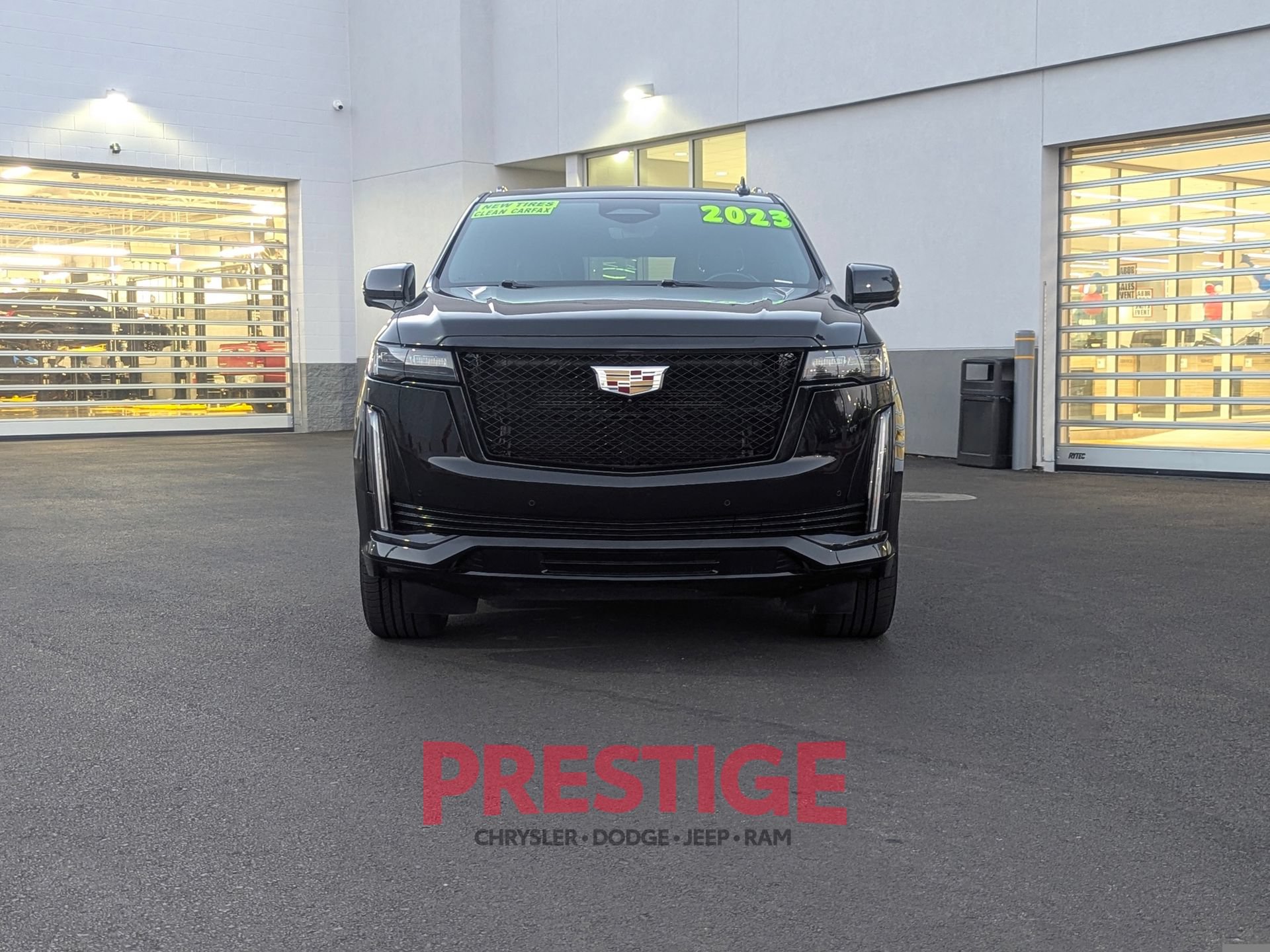 Used 2023 Cadillac Escalade Sport AWD/4WD image 3