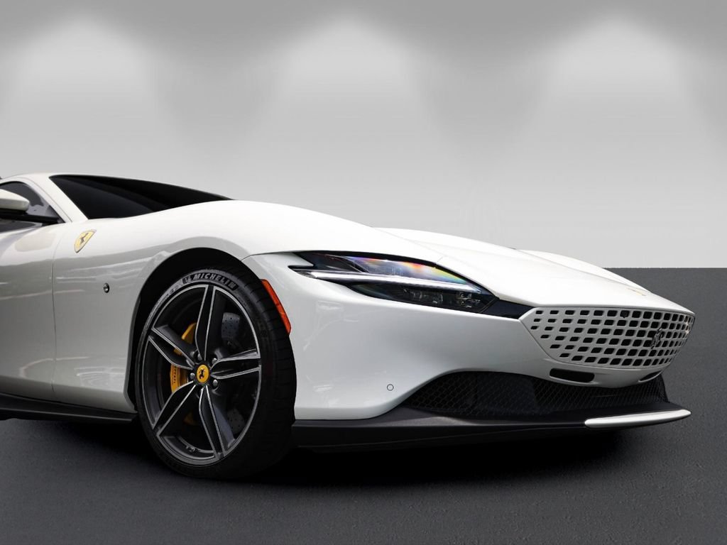 Certified 2021 Ferrari Roma RWD image 9