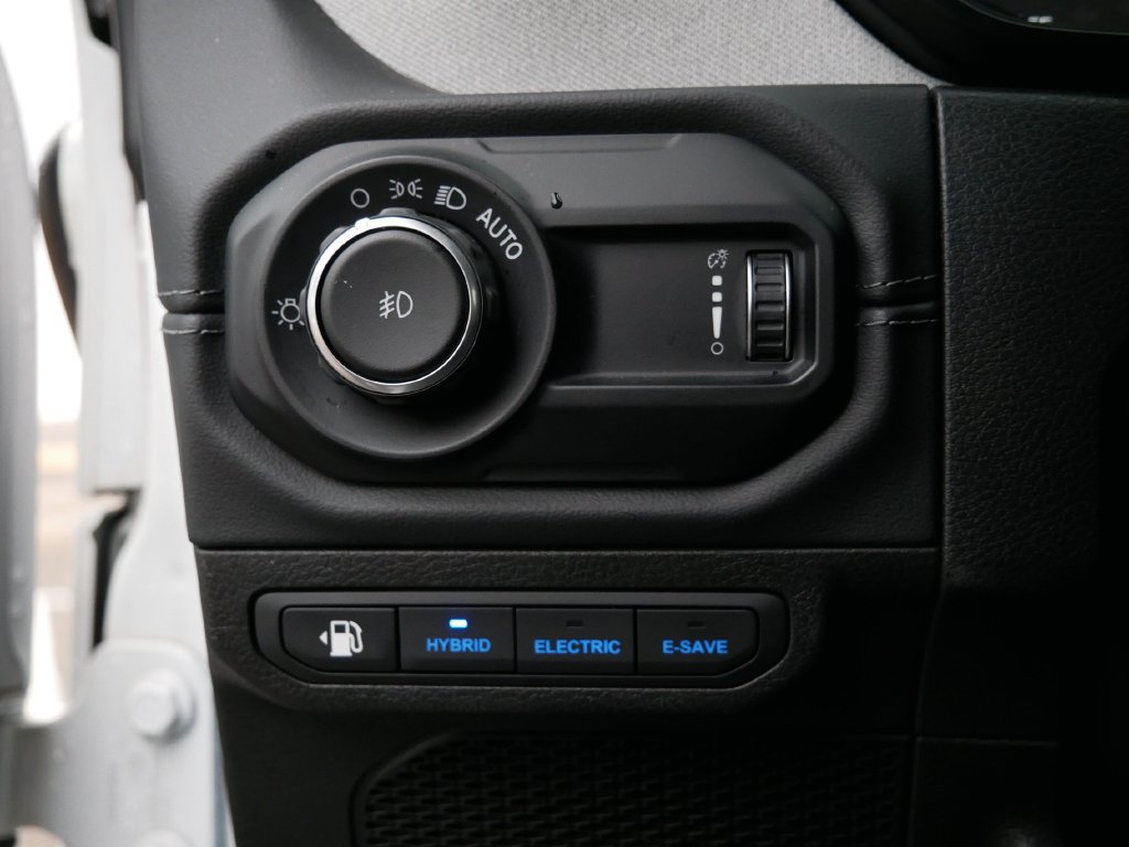 Used 2024 Jeep Wrangler Unlimited Sahara AWD/4WD image 15