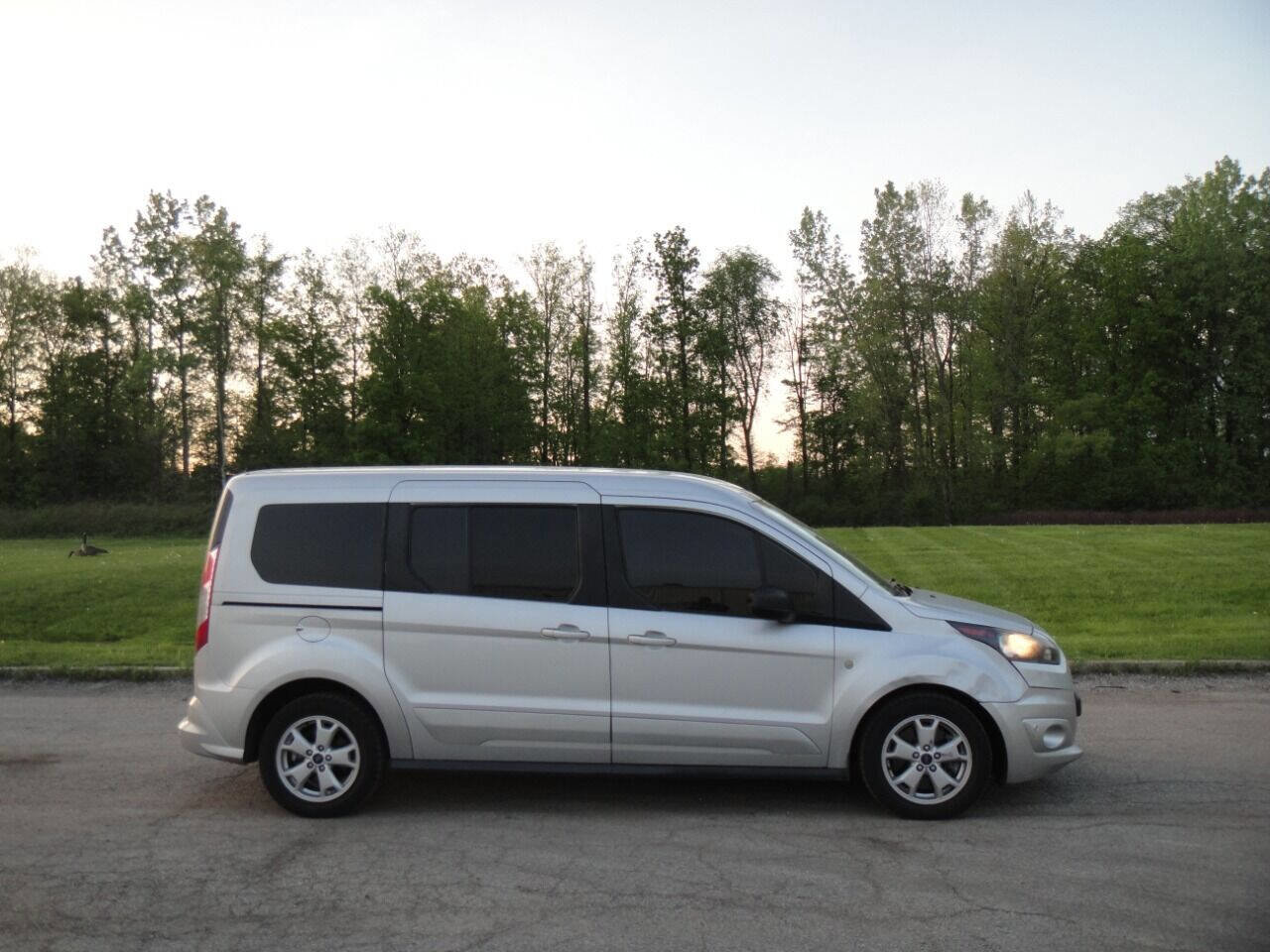 Used 2015 Ford Transit Connect XLT image 5