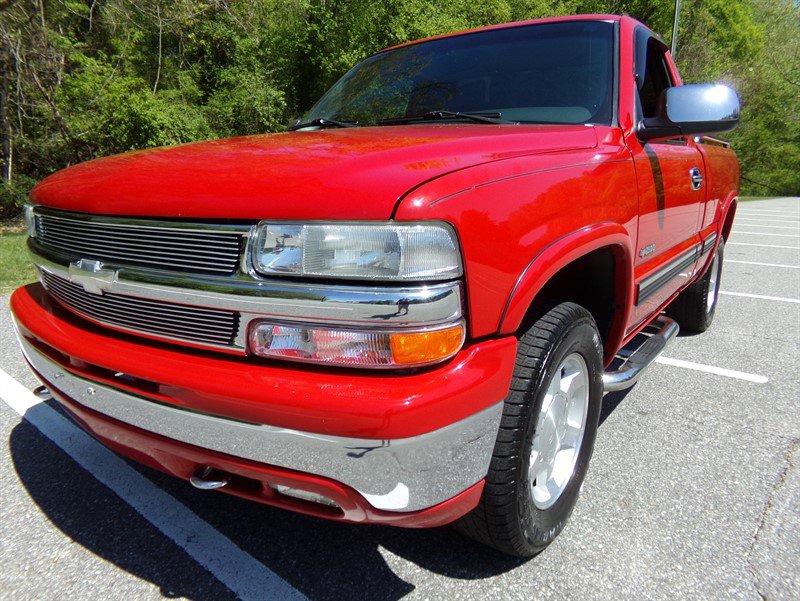 Used 2000 Chevrolet Silverado 1500 LS w/ Off-Road Chassis Pkg image 2