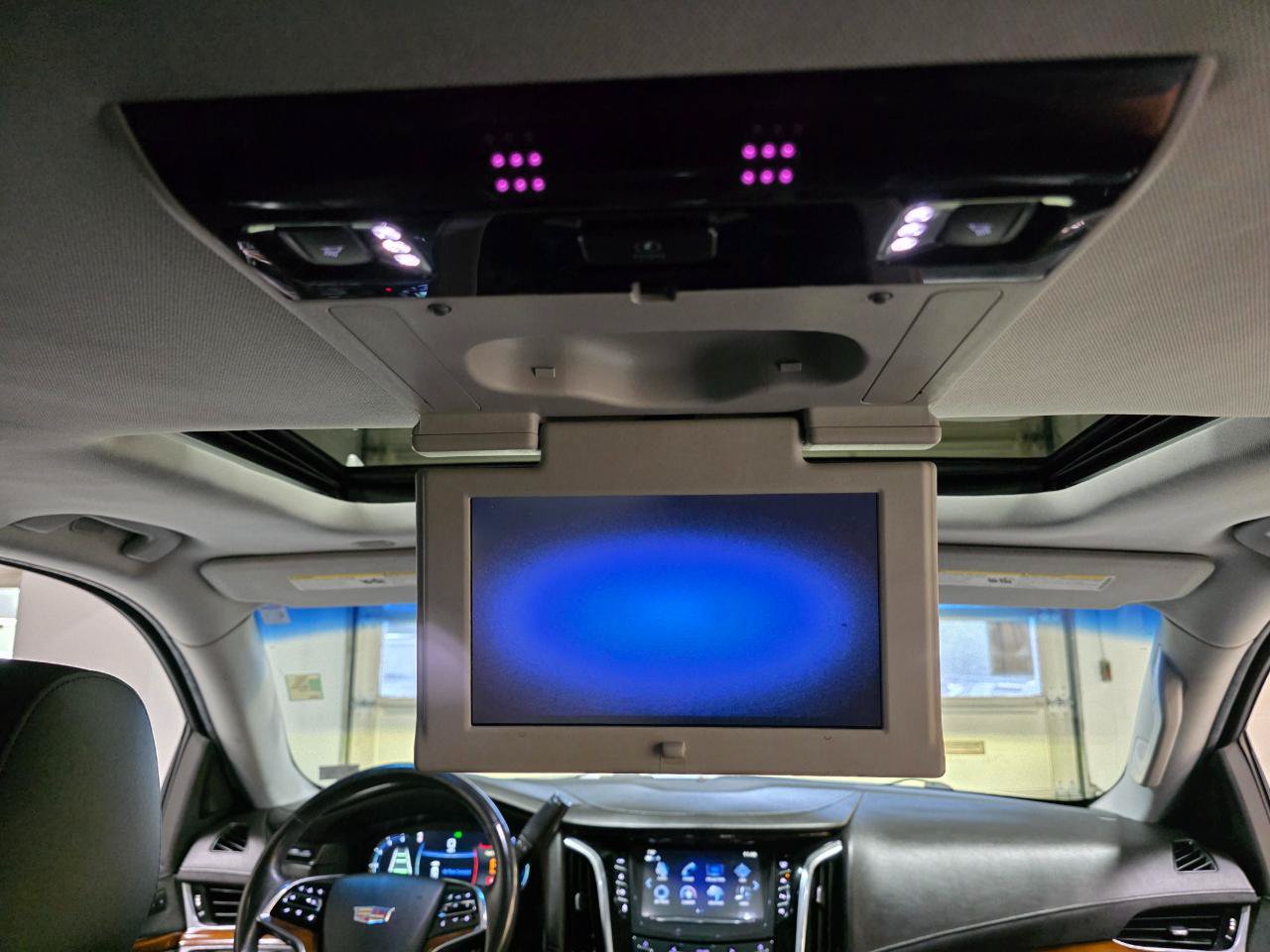 Used 2020 Cadillac Escalade ESV Luxury AWD/4WD image 27