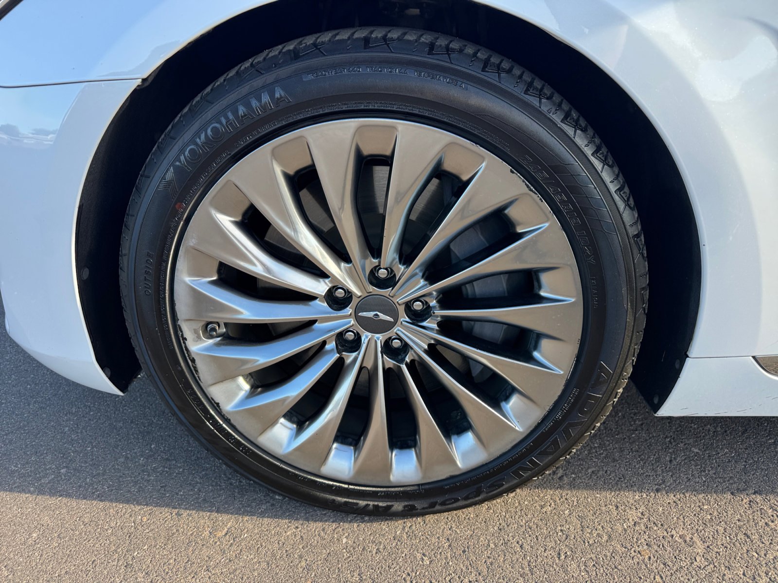 Used 2017 Genesis G90 3.3T Premium image 26