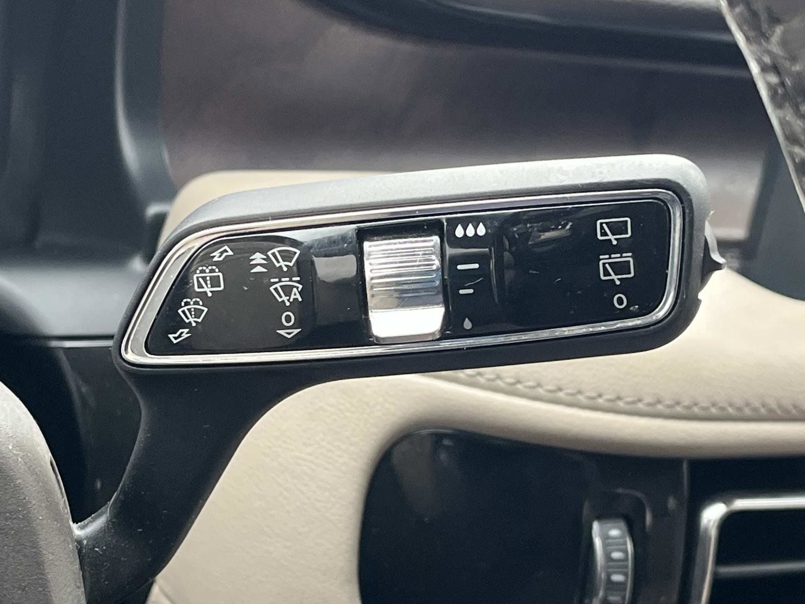 Used 2020 Lincoln Aviator Reserve w/ Elements Package Plus image 34