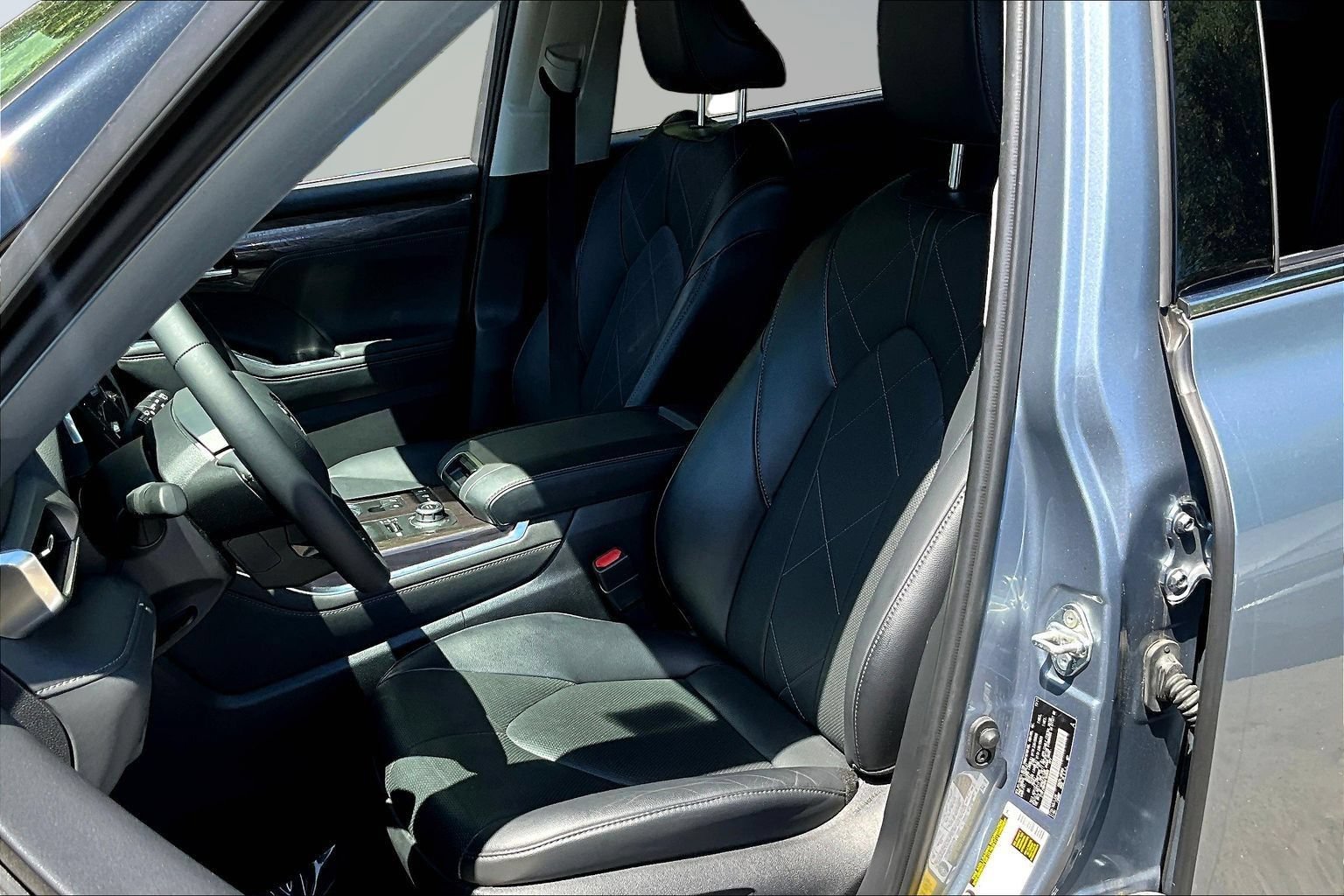 Used 2022 Toyota Highlander Platinum AWD/4WD image 22