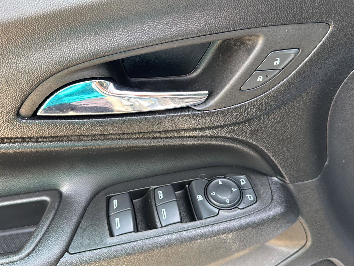 Used 2022 Chevrolet Equinox LT AWD/4WD image 12