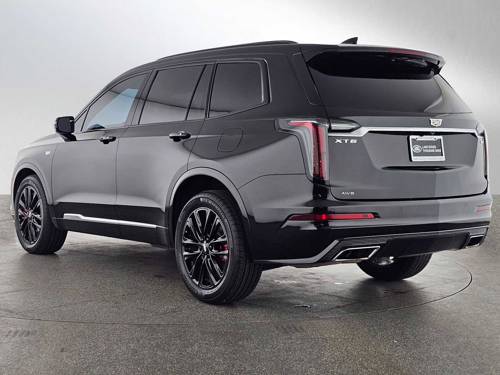 Used 2023 Cadillac XT6 Sport image 3