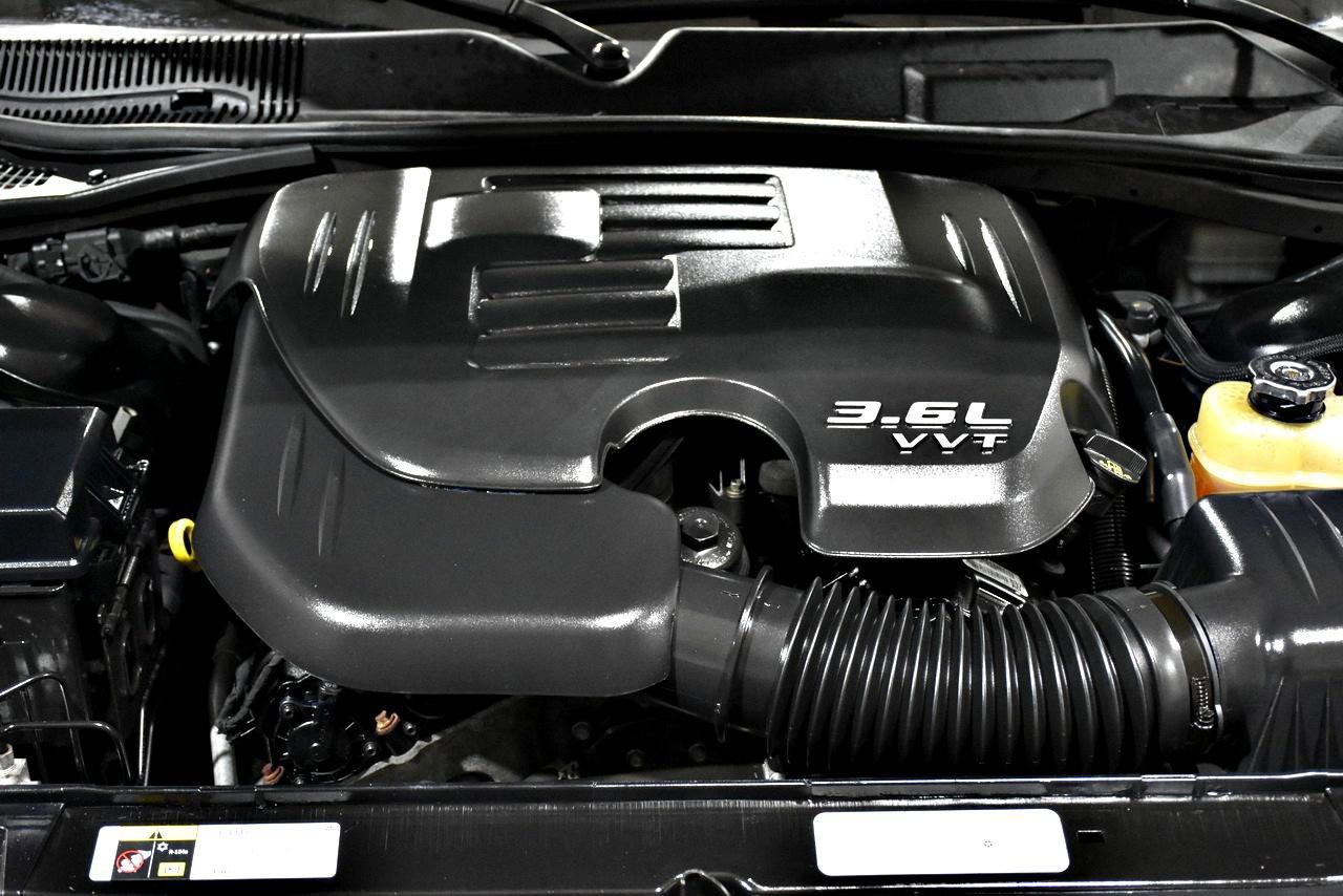 Used 2013 Dodge Challenger SXT image 23