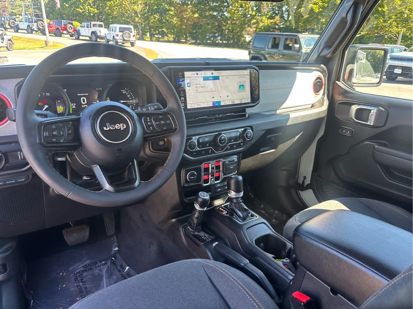 Used 2024 Jeep Wrangler Unlimited w/ Convenience Group AWD/4WD image 15
