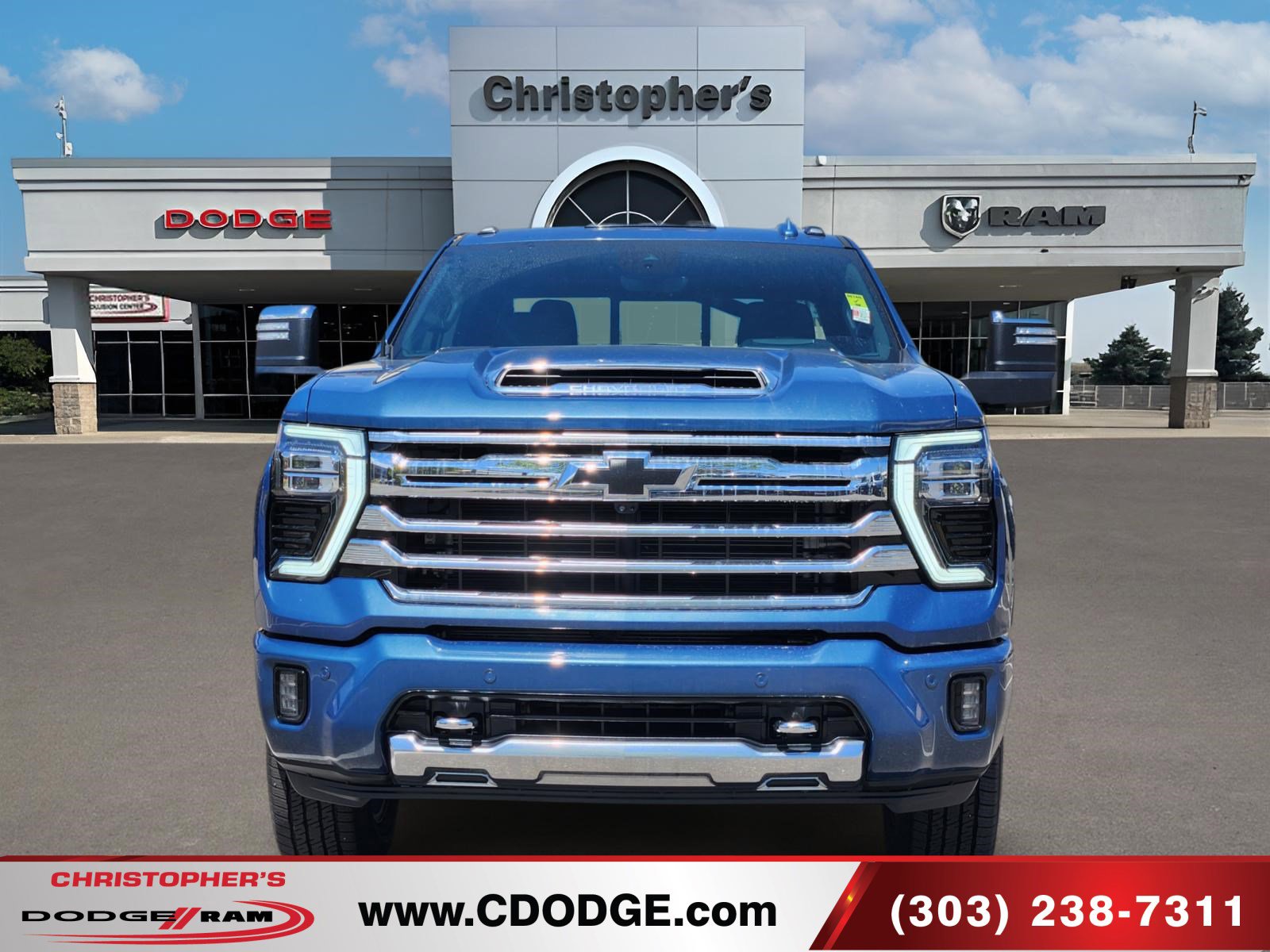 Used 2024 Chevrolet Silverado 2500 High Country w/ High Country Premium Package AWD/4WD image 8