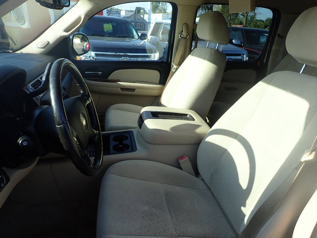 Used 2008 Chevrolet Suburban LT AWD/4WD image 15