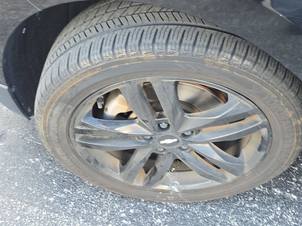 Used 2020 Chevrolet Equinox LT w/ Midnight Edition image 5