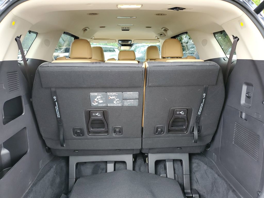 Used 2022 Kia Carnival EX FWD image 8