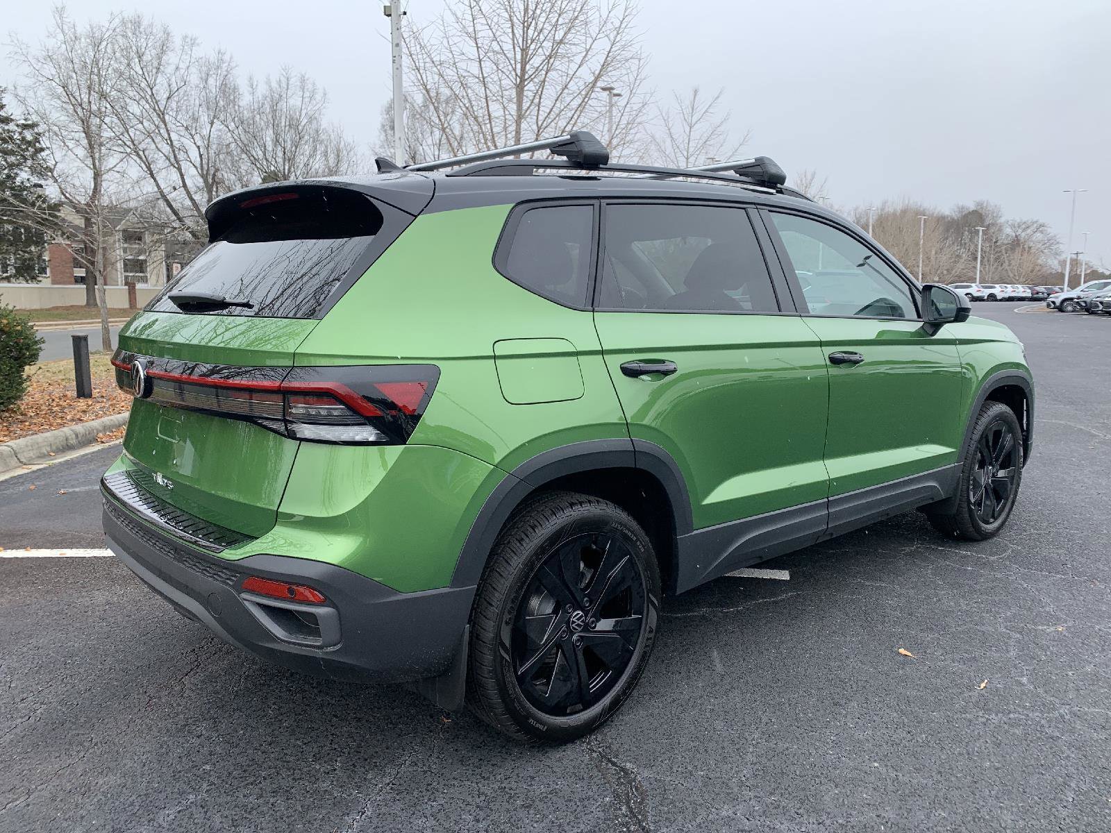 Used 2025 Volkswagen Taos SE w/ Taos Adventure Package (SXB) image 5