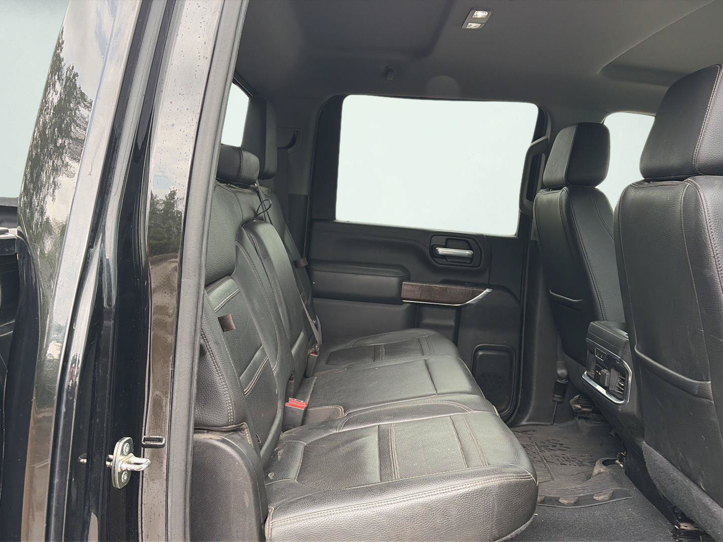 Used 2023 GMC Sierra 3500 Denali AWD/4WD image 3