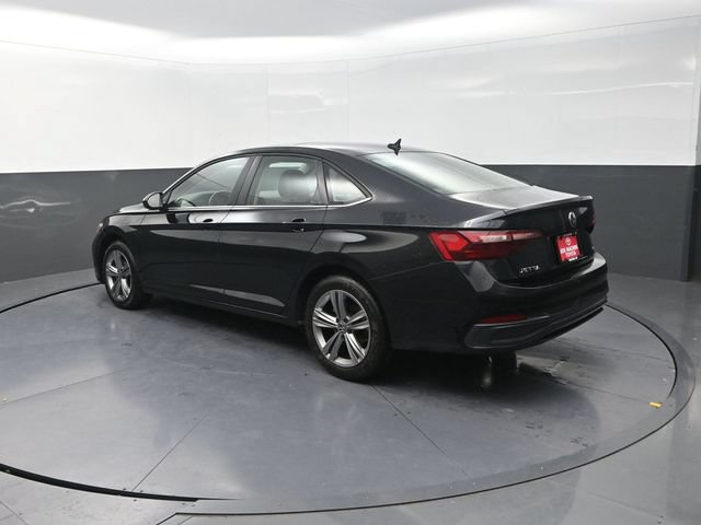 Used 2024 Volkswagen Jetta SE FWD image 6