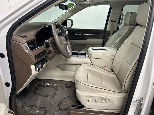 Used 2024 GMC Yukon XL Denali w/ Denali Reserve Package AWD/4WD image 12